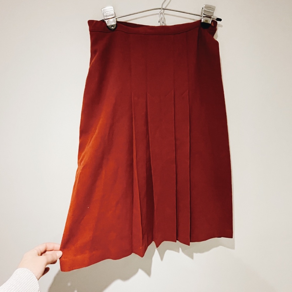 VINTAGE Pleated Pencil Skirt
